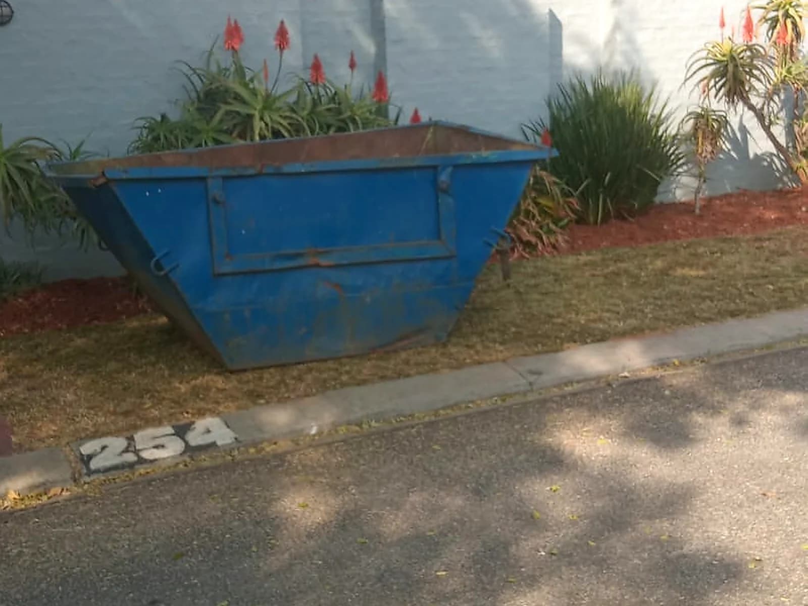 Nkageng Waste 2m³ mini skip for small cleanups and compact heavy loads