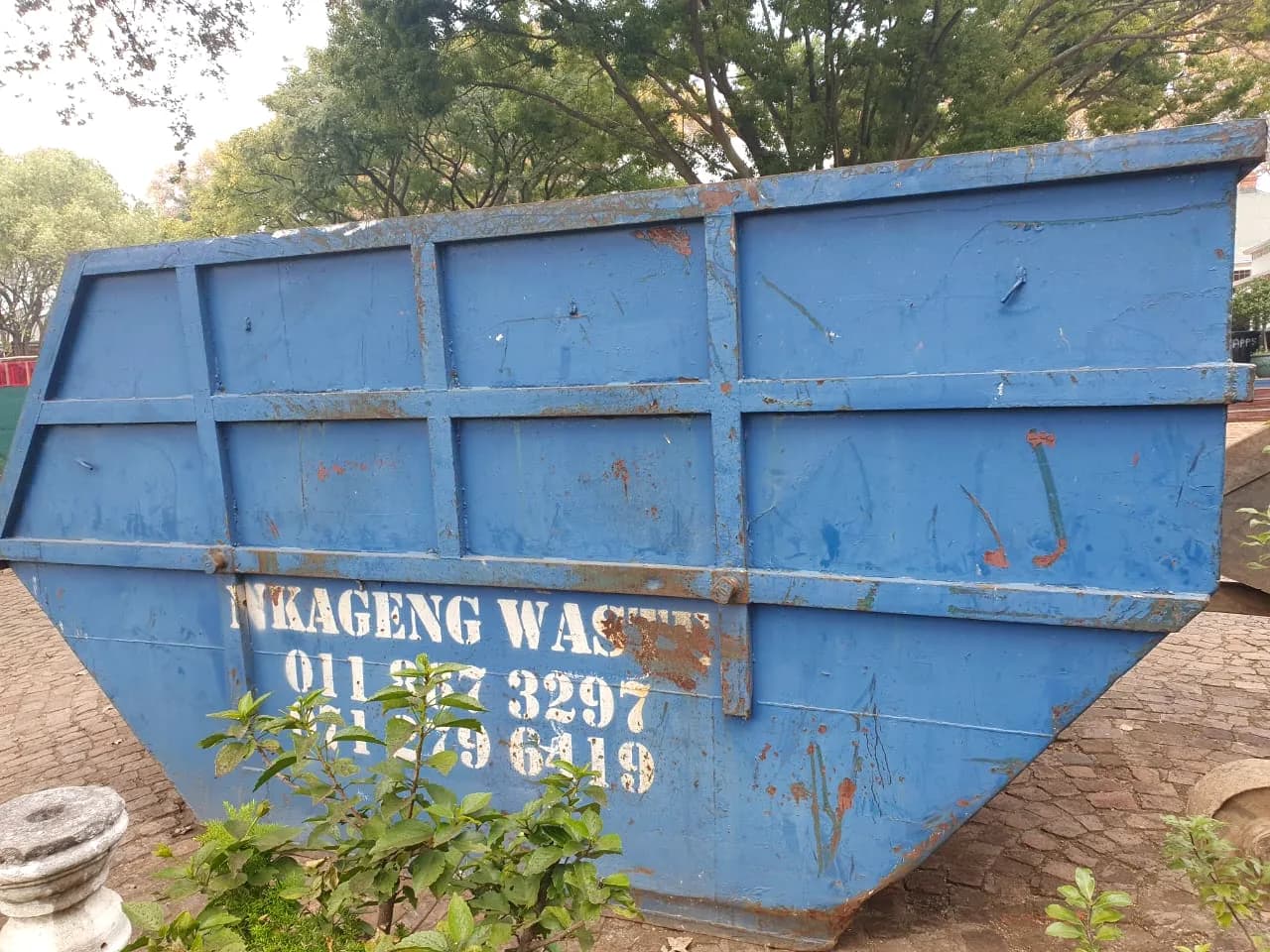 Nkageng Waste 11m³ skip side view